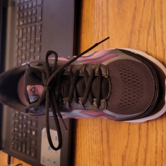 🚺 Ladies Sneakers - Picture 10 of 10